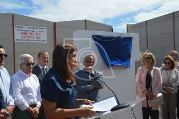 Descubrimiento de la placa de la calle que lleva el nombre de Sebastián Grisaleña (Foto TA)